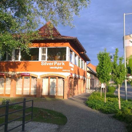 Silver Park Vendeghaz Berettyoujfalu Exterior photo