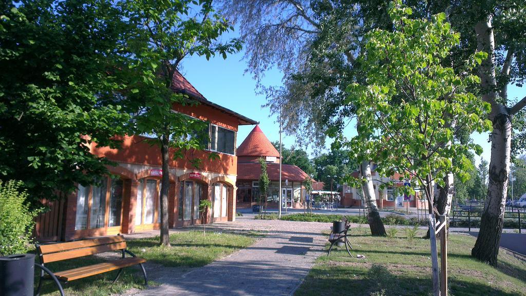Silver Park Vendeghaz Berettyoujfalu Exterior photo