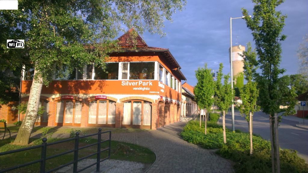 Silver Park Vendeghaz Berettyoujfalu Exterior photo